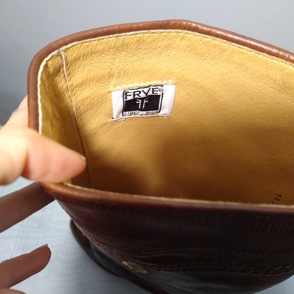 Frye Women's Western Distressed Brown Boots 8B - Picture 6 of 8